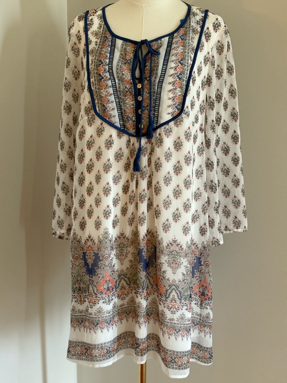 Signature Studio Woman’s L long sleeve Dress